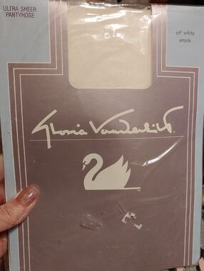 NWT Gloria Vanderbilt XL Off White Ultra Sheer Pantyhose